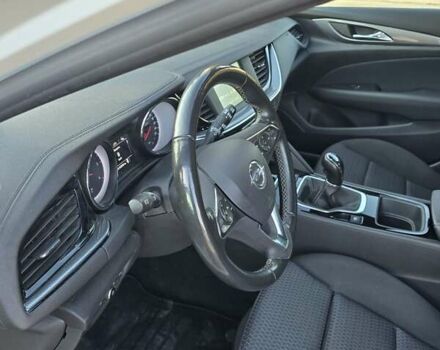 Белый Опель Инсигния, объемом двигателя 2 л и пробегом 153 тыс. км за 16800 $, фото 8 на Automoto.ua