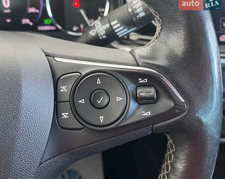 Белый Опель Инсигния, объемом двигателя 1.96 л и пробегом 145 тыс. км за 19750 $, фото 12 на Automoto.ua