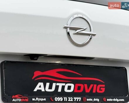 Белый Опель Инсигния, объемом двигателя 2 л и пробегом 169 тыс. км за 20999 $, фото 27 на Automoto.ua