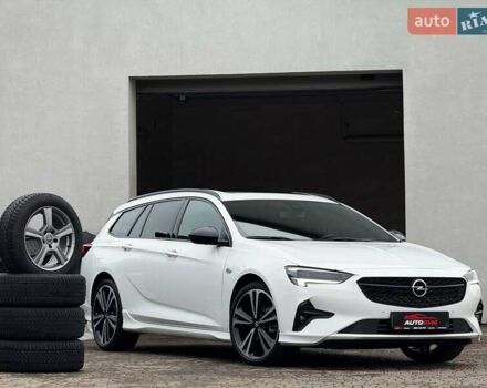 Белый Опель Инсигния, объемом двигателя 2 л и пробегом 169 тыс. км за 20999 $, фото 1 на Automoto.ua