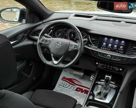 Белый Опель Инсигния, объемом двигателя 2 л и пробегом 169 тыс. км за 20999 $, фото 75 на Automoto.ua