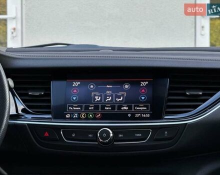 Белый Опель Инсигния, объемом двигателя 2 л и пробегом 169 тыс. км за 20999 $, фото 87 на Automoto.ua