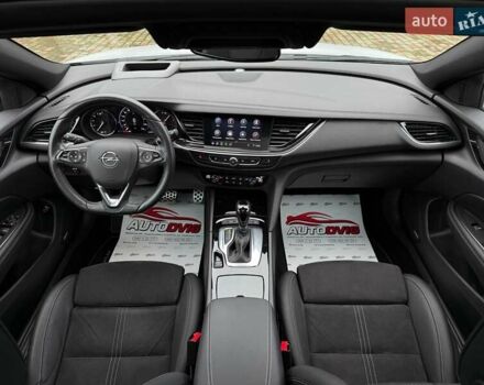 Белый Опель Инсигния, объемом двигателя 2 л и пробегом 169 тыс. км за 20999 $, фото 74 на Automoto.ua