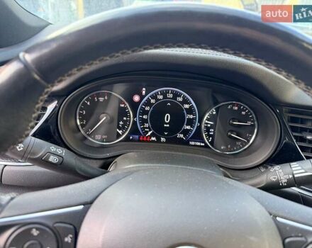 Білий Опель Інсігнія, об'ємом двигуна 2 л та пробігом 103 тис. км за 14500 $, фото 2 на Automoto.ua