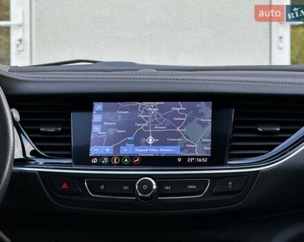 Белый Опель Инсигния, объемом двигателя 2 л и пробегом 169 тыс. км за 20999 $, фото 84 на Automoto.ua