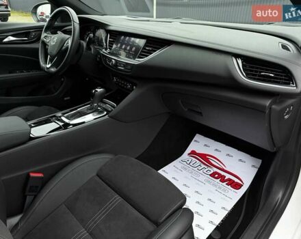 Белый Опель Инсигния, объемом двигателя 2 л и пробегом 169 тыс. км за 20999 $, фото 81 на Automoto.ua