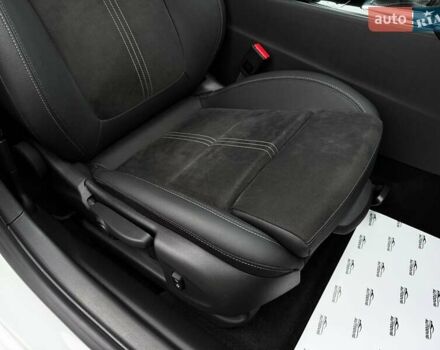 Белый Опель Инсигния, объемом двигателя 2 л и пробегом 169 тыс. км за 20999 $, фото 79 на Automoto.ua