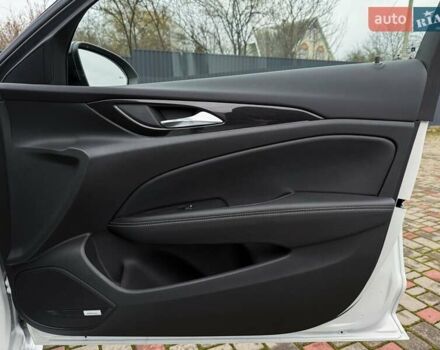 Белый Опель Инсигния, объемом двигателя 2 л и пробегом 169 тыс. км за 20999 $, фото 76 на Automoto.ua