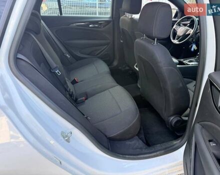 Білий Опель Інсігнія, об'ємом двигуна 2 л та пробігом 103 тис. км за 14500 $, фото 22 на Automoto.ua