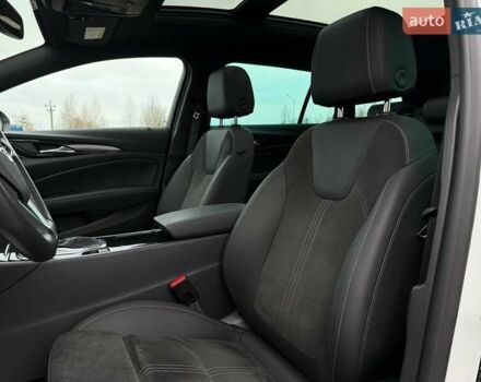 Белый Опель Инсигния, объемом двигателя 2 л и пробегом 169 тыс. км за 20999 $, фото 37 на Automoto.ua