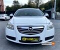 Белый Опель Инсигния, объемом двигателя 2 л и пробегом 276 тыс. км за 8000 $, фото 1 на Automoto.ua
