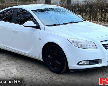 Белый Опель Инсигния, объемом двигателя 1.6 л и пробегом 193 тыс. км за 8500 $, фото 2 на Automoto.ua