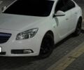 Белый Опель Инсигния, объемом двигателя 2 л и пробегом 335 тыс. км за 7500 $, фото 1 на Automoto.ua
