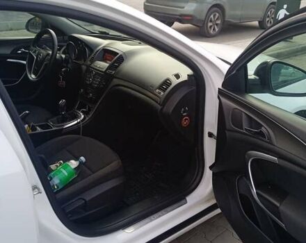 Белый Опель Инсигния, объемом двигателя 1.6 л и пробегом 158 тыс. км за 7500 $, фото 16 на Automoto.ua