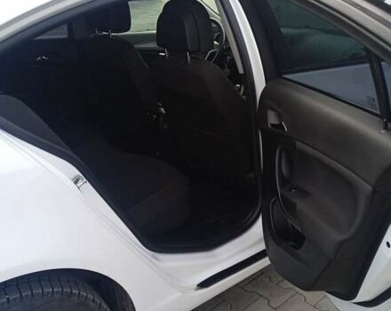 Белый Опель Инсигния, объемом двигателя 1.6 л и пробегом 158 тыс. км за 7500 $, фото 12 на Automoto.ua