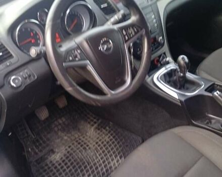 Белый Опель Инсигния, объемом двигателя 1.6 л и пробегом 158 тыс. км за 7500 $, фото 17 на Automoto.ua