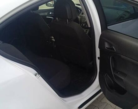 Белый Опель Инсигния, объемом двигателя 1.6 л и пробегом 158 тыс. км за 7500 $, фото 3 на Automoto.ua