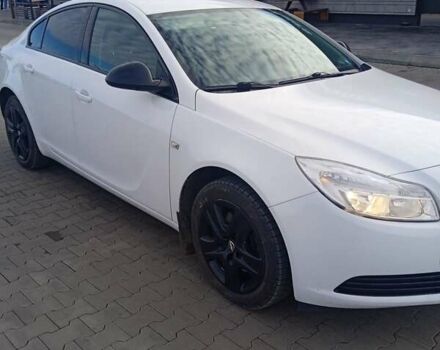 Белый Опель Инсигния, объемом двигателя 1.6 л и пробегом 158 тыс. км за 7500 $, фото 5 на Automoto.ua