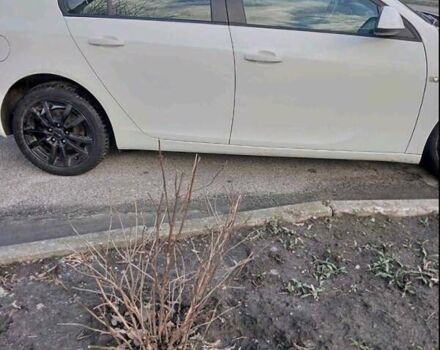 Белый Опель Инсигния, объемом двигателя 2 л и пробегом 262 тыс. км за 10150 $, фото 2 на Automoto.ua