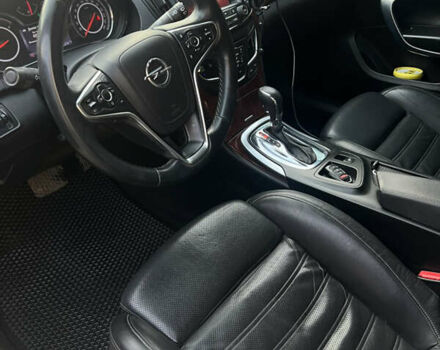 Белый Опель Инсигния, объемом двигателя 1.96 л и пробегом 262 тыс. км за 9500 $, фото 2 на Automoto.ua