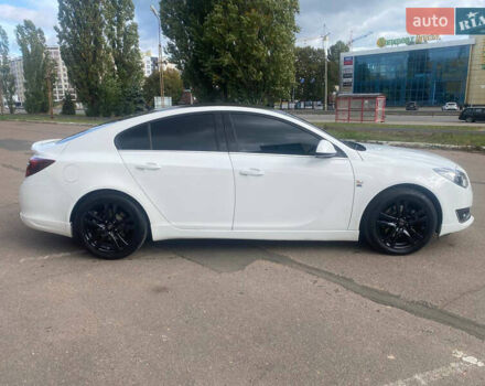 Белый Опель Инсигния, объемом двигателя 2 л и пробегом 285 тыс. км за 9900 $, фото 2 на Automoto.ua