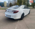 Белый Опель Инсигния, объемом двигателя 2 л и пробегом 285 тыс. км за 9900 $, фото 3 на Automoto.ua