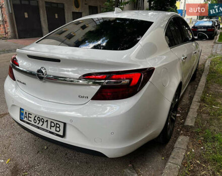 Білий Опель Інсігнія, об'ємом двигуна 1.6 л та пробігом 220 тис. км за 13000 $, фото 5 на Automoto.ua