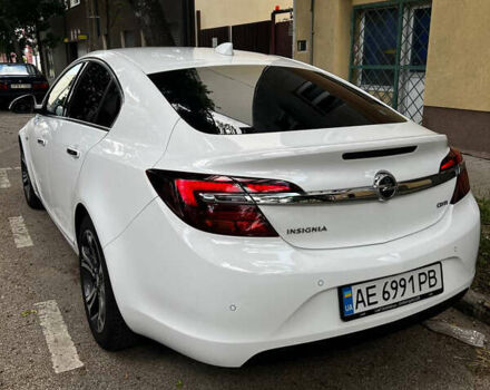 Білий Опель Інсігнія, об'ємом двигуна 1.6 л та пробігом 220 тис. км за 13000 $, фото 3 на Automoto.ua