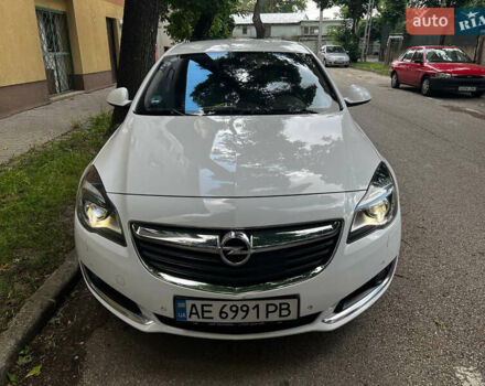 Білий Опель Інсігнія, об'ємом двигуна 1.6 л та пробігом 220 тис. км за 13000 $, фото 2 на Automoto.ua