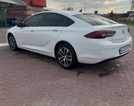 Білий Опель Інсігнія, об'ємом двигуна 1.5 л та пробігом 125 тис. км за 16700 $, фото 4 на Automoto.ua
