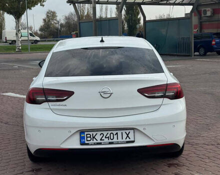 Білий Опель Інсігнія, об'ємом двигуна 1.5 л та пробігом 125 тис. км за 16700 $, фото 3 на Automoto.ua