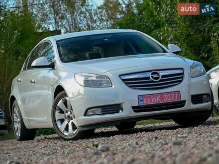 Білий Опель Інсігнія, об'ємом двигуна 1.8 л та пробігом 134 тис. км за 7700 $, фото 1 на Automoto.ua