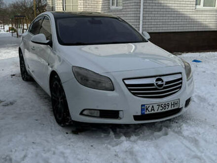 Белый Опель Инсигния, объемом двигателя 1.96 л и пробегом 246 тыс. км за 6500 $, фото 1 на Automoto.ua