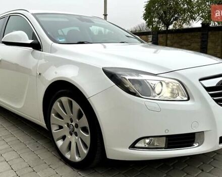 Белый Опель Инсигния, объемом двигателя 1.6 л и пробегом 200 тыс. км за 7770 $, фото 1 на Automoto.ua