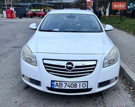 Белый Опель Инсигния, объемом двигателя 1.96 л и пробегом 320 тыс. км за 7000 $, фото 1 на Automoto.ua