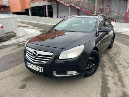 Белый Опель Инсигния, объемом двигателя 0 л и пробегом 200 тыс. км за 3600 $, фото 1 на Automoto.ua