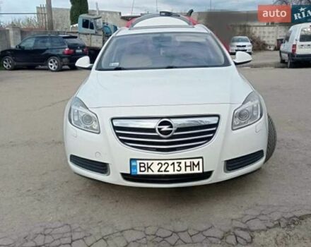 Білий Опель Інсігнія, об'ємом двигуна 2 л та пробігом 289 тис. км за 8000 $, фото 1 на Automoto.ua