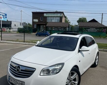 Белый Опель Инсигния, объемом двигателя 2 л и пробегом 310 тыс. км за 7700 $, фото 1 на Automoto.ua
