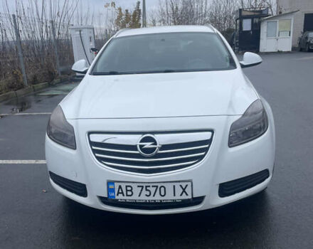 Белый Опель Инсигния, объемом двигателя 1.96 л и пробегом 316 тыс. км за 6200 $, фото 1 на Automoto.ua