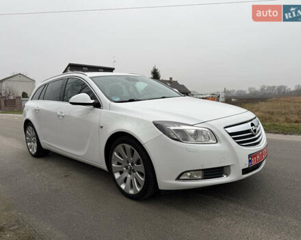 Белый Опель Инсигния, объемом двигателя 1.6 л и пробегом 210 тыс. км за 8000 $, фото 1 на Automoto.ua