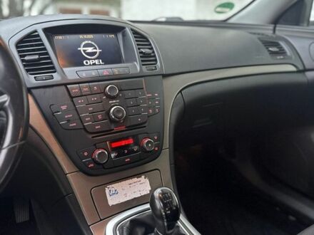 Белый Опель Инсигния, объемом двигателя 1.8 л и пробегом 185 тыс. км за 9849 $, фото 1 на Automoto.ua