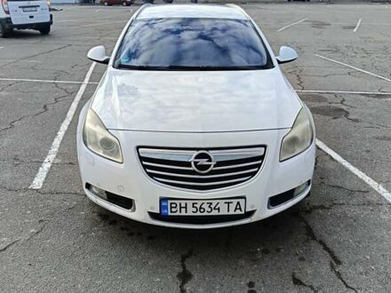 Белый Опель Инсигния, объемом двигателя 1.96 л и пробегом 310 тыс. км за 6500 $, фото 1 на Automoto.ua