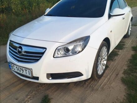 Белый Опель Инсигния, объемом двигателя 2 л и пробегом 233 тыс. км за 6800 $, фото 1 на Automoto.ua