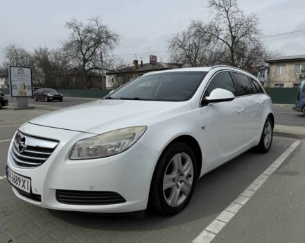 Білий Опель Інсігнія, об'ємом двигуна 2 л та пробігом 318 тис. км за 6999 $, фото 1 на Automoto.ua