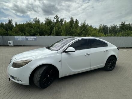 Белый Опель Инсигния, объемом двигателя 0 л и пробегом 250 тыс. км за 6900 $, фото 1 на Automoto.ua