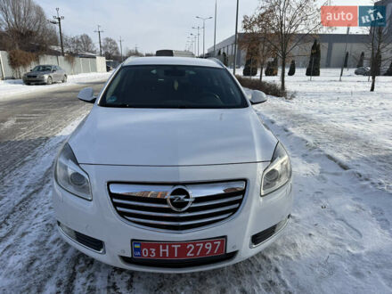 Белый Опель Инсигния, объемом двигателя 1.6 л и пробегом 210 тыс. км за 8000 $, фото 1 на Automoto.ua