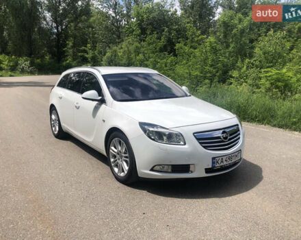 Опель Инсигния 2011 в Звенигородка на Automoto.ua Белый Опель Инсигния, объемом двигателя 2 л и пробегом 324 тыс. км за 6600 $, фото 1 на Automoto.ua