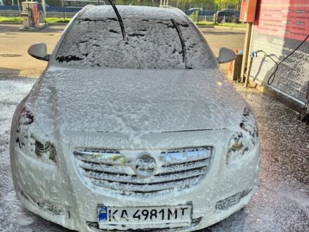 Опель Інсігнія 2011 у Києві на Automoto.ua Білий Опель Інсігнія, об'ємом двигуна 2 л та пробігом 318 тис. км за 6500 $, фото 1 на Automoto.ua