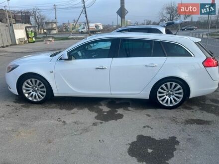 Белый Опель Инсигния, объемом двигателя 1.96 л и пробегом 290 тыс. км за 7999 $, фото 1 на Automoto.ua