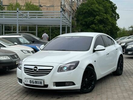 Опель Інсігнія 2011 у Кривому Розі на Automoto.ua Білий Опель Інсігнія, об'ємом двигуна 2 л та пробігом 264 тис. км за 7500 $, фото 1 на Automoto.ua